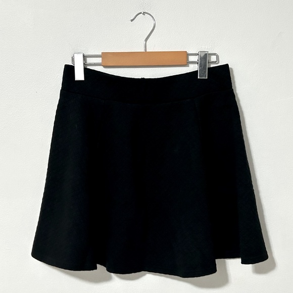 H&M Quilted Mini Skirt - Picture 1 of 3